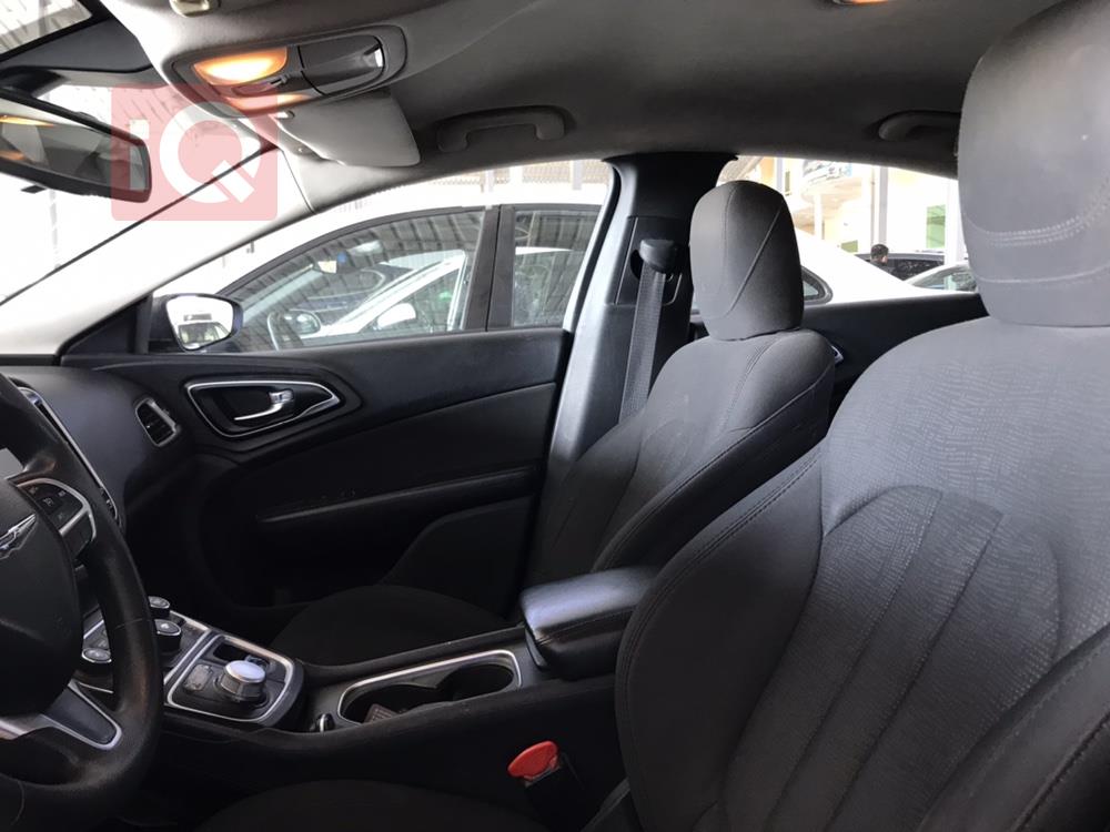 Chrysler 200